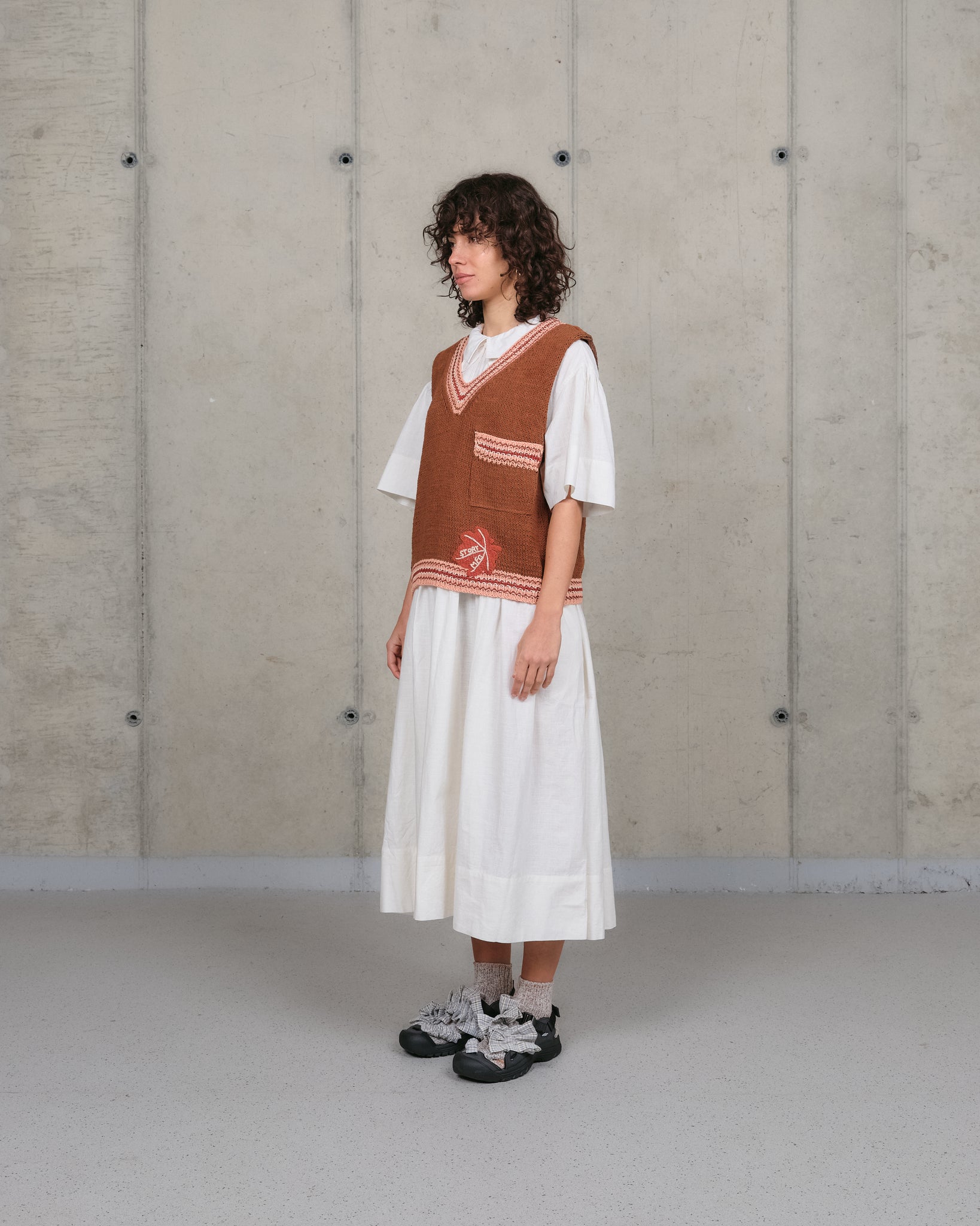 Bulb Knit Vest - Brown Leaf