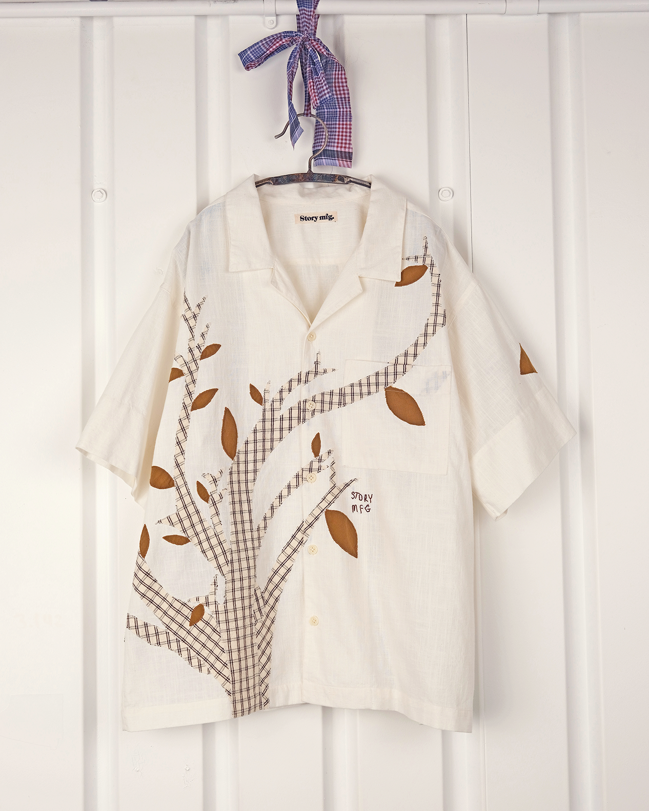 Greetings Shirt SS - Ecru Tree