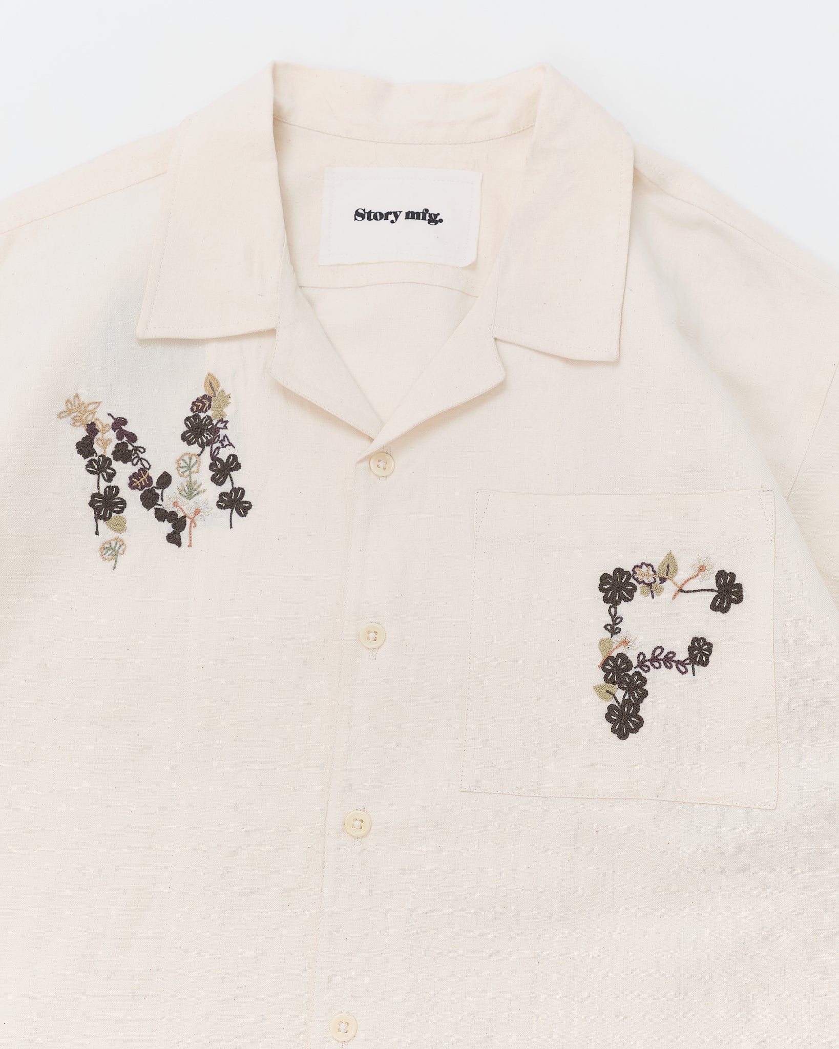 Greetings Shirt SS - Ecru Clover Embroidery