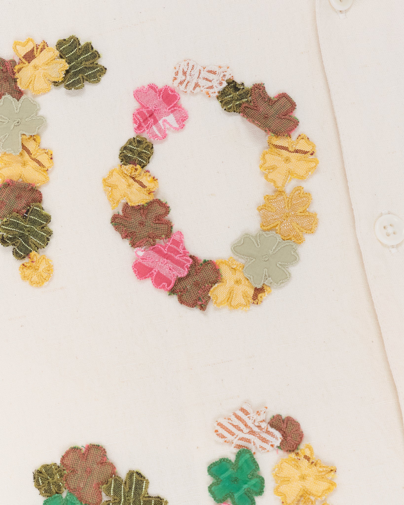 Greetings Shirt SS - Petal Appliqué