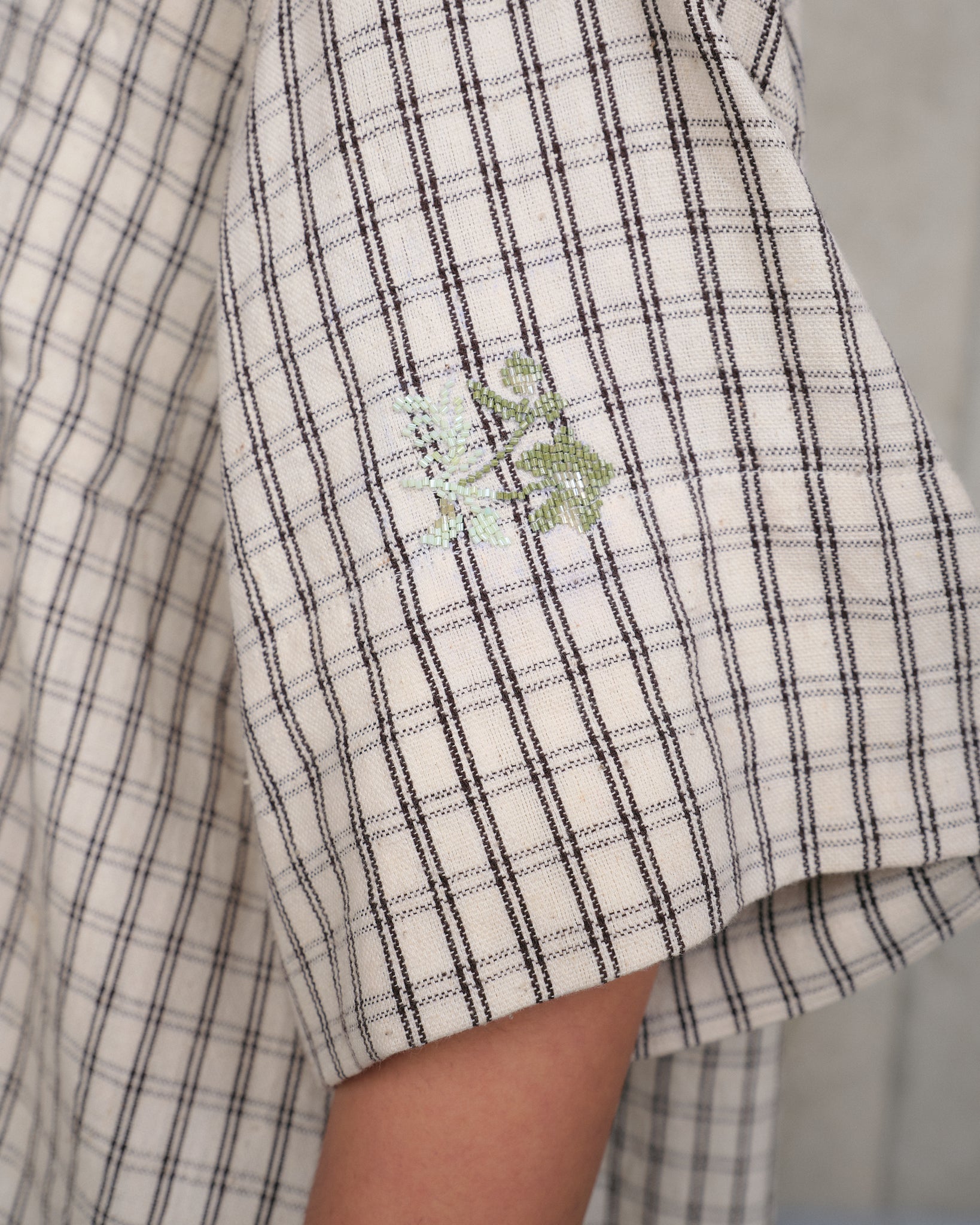 Greetings Shirt SS - Interrupted Beads